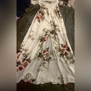 White floral off the shoulders dress,size small
